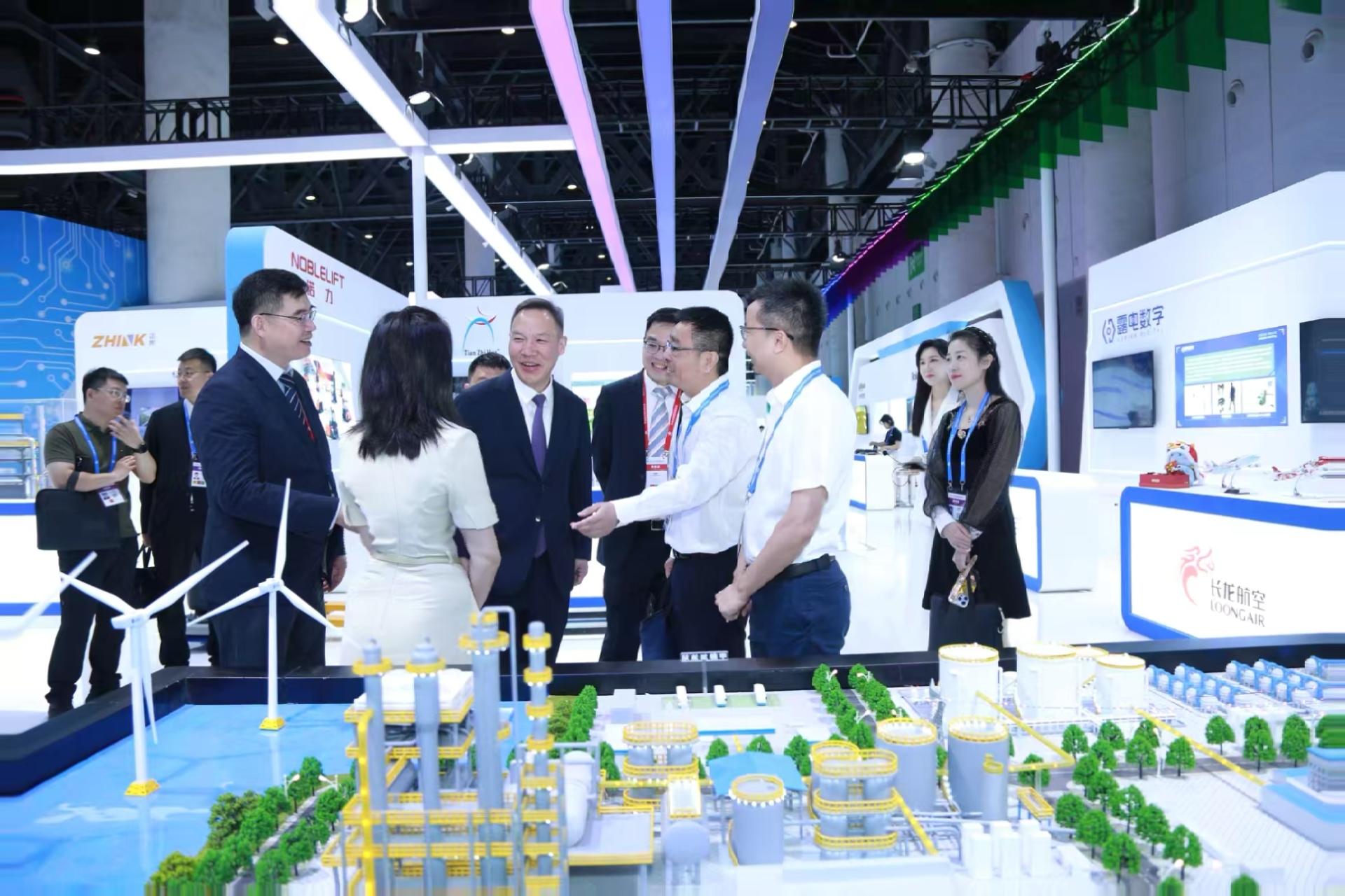 4001老百汇net(集团)NO.1官方网站