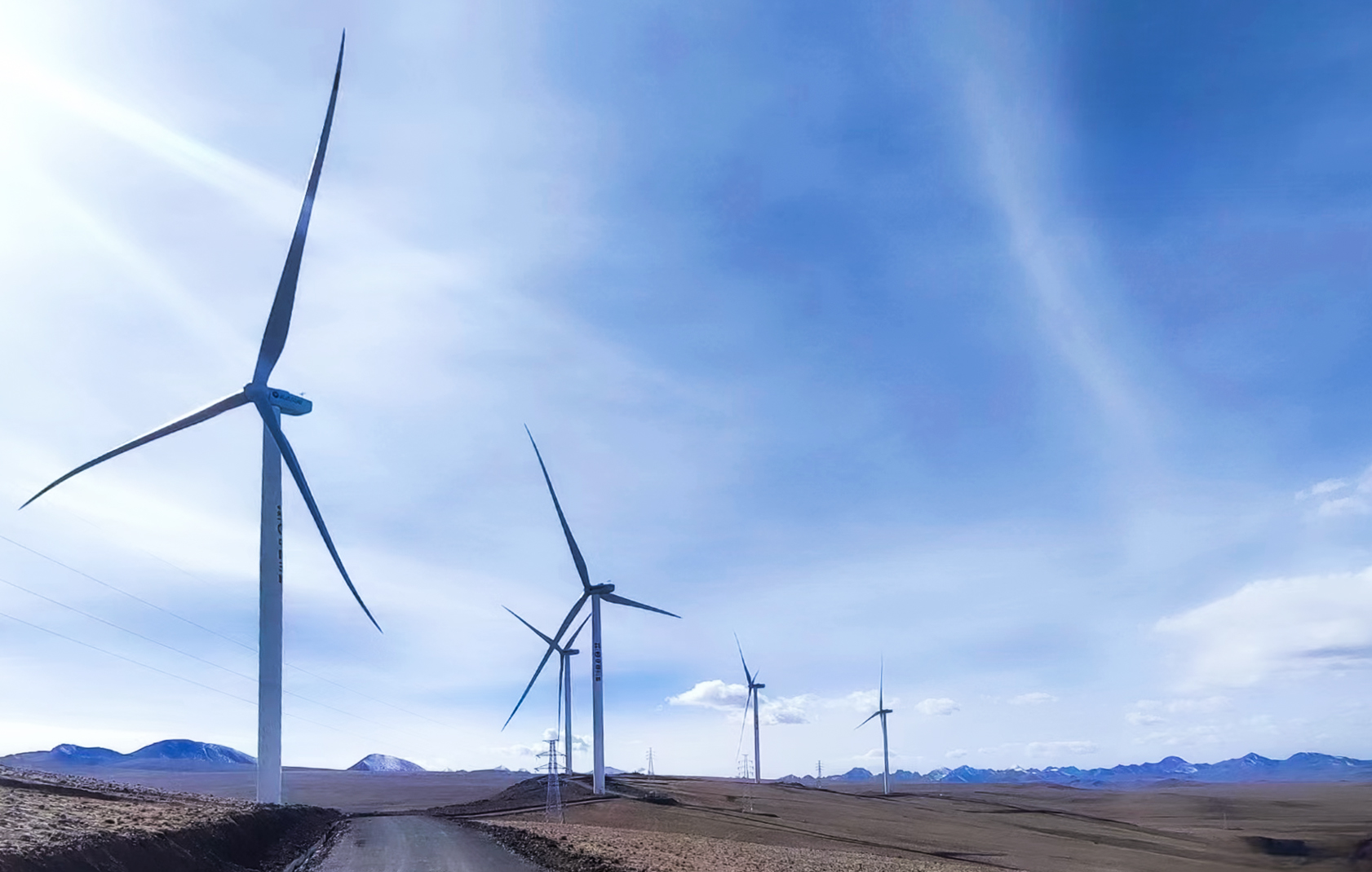 10天完成8台机组调试！4001老百汇网站机组再创超高海拔风电建设事业