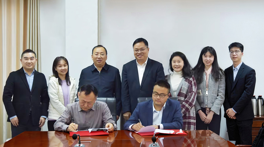 4001老百汇网站与湖北长江影戏集团签署战略相助协议 以能源科技赋能影视工业绿色生长